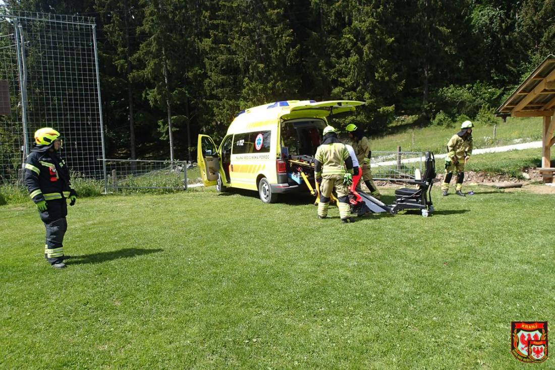 Prevrnjen traktor v Grahovšah (3/3)