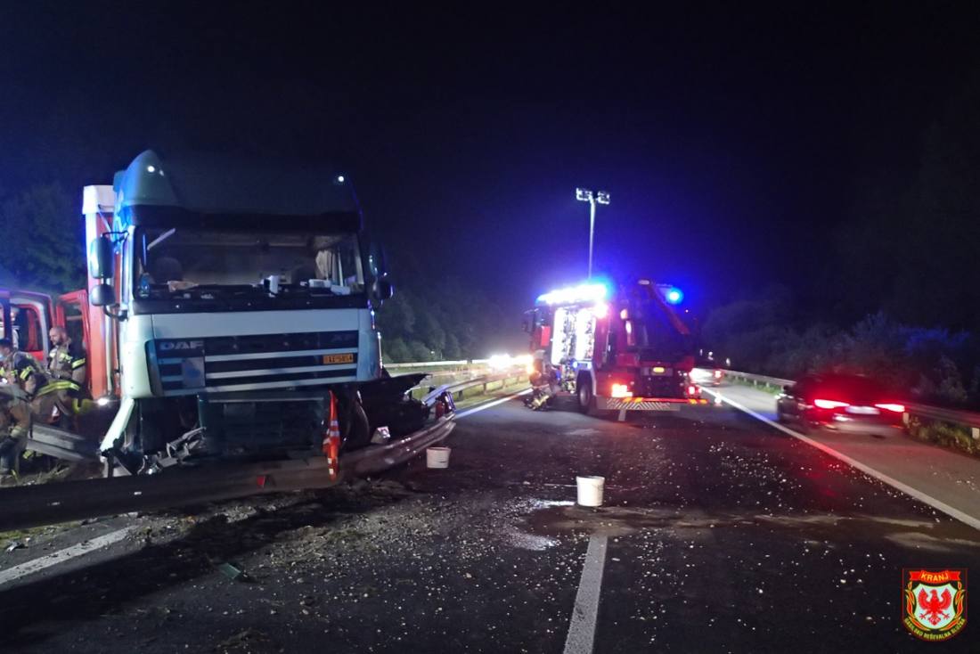 Prometna nesreča na avtocesti od Vodic proti Kranju (4/6)