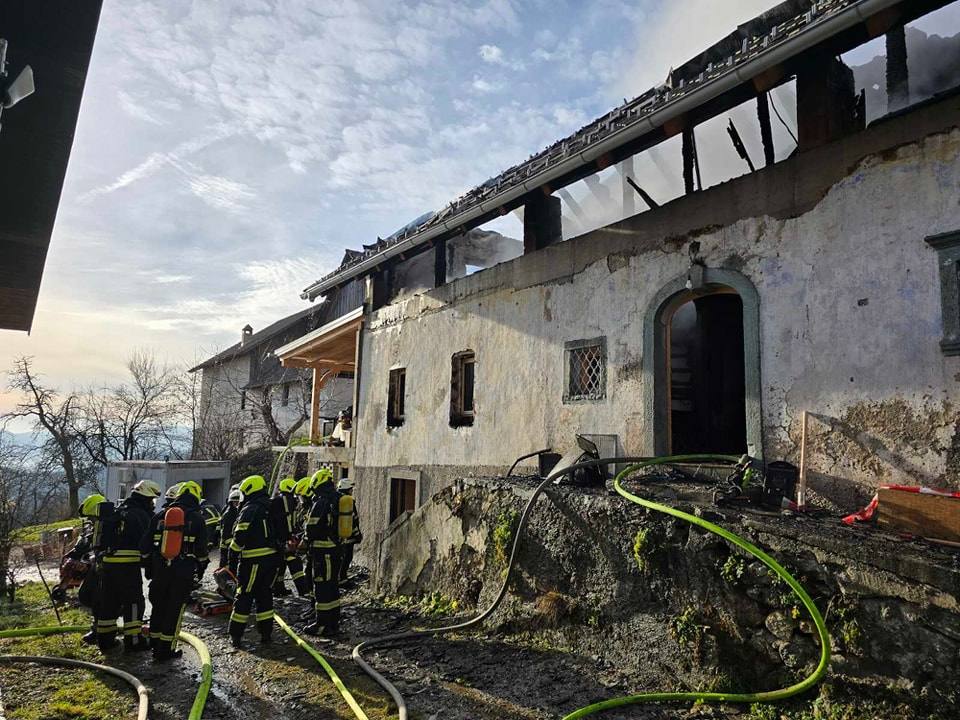 Požar hiše na Javorniku (1/3)