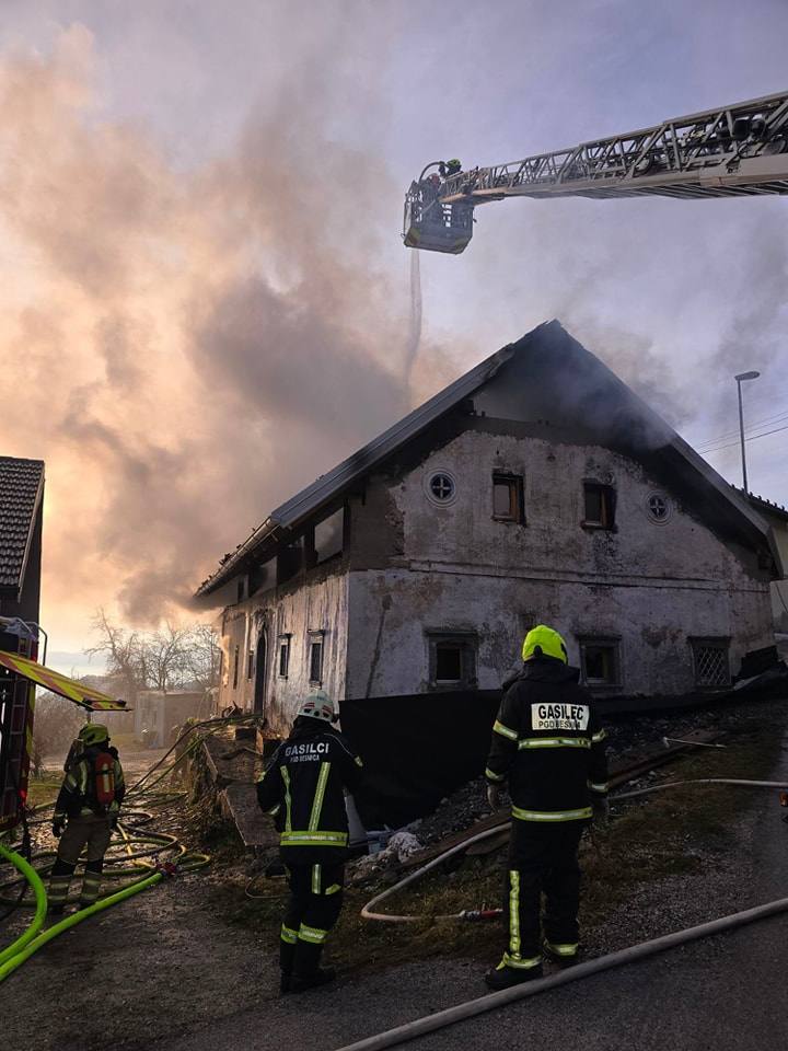 Požar hiše na Javorniku