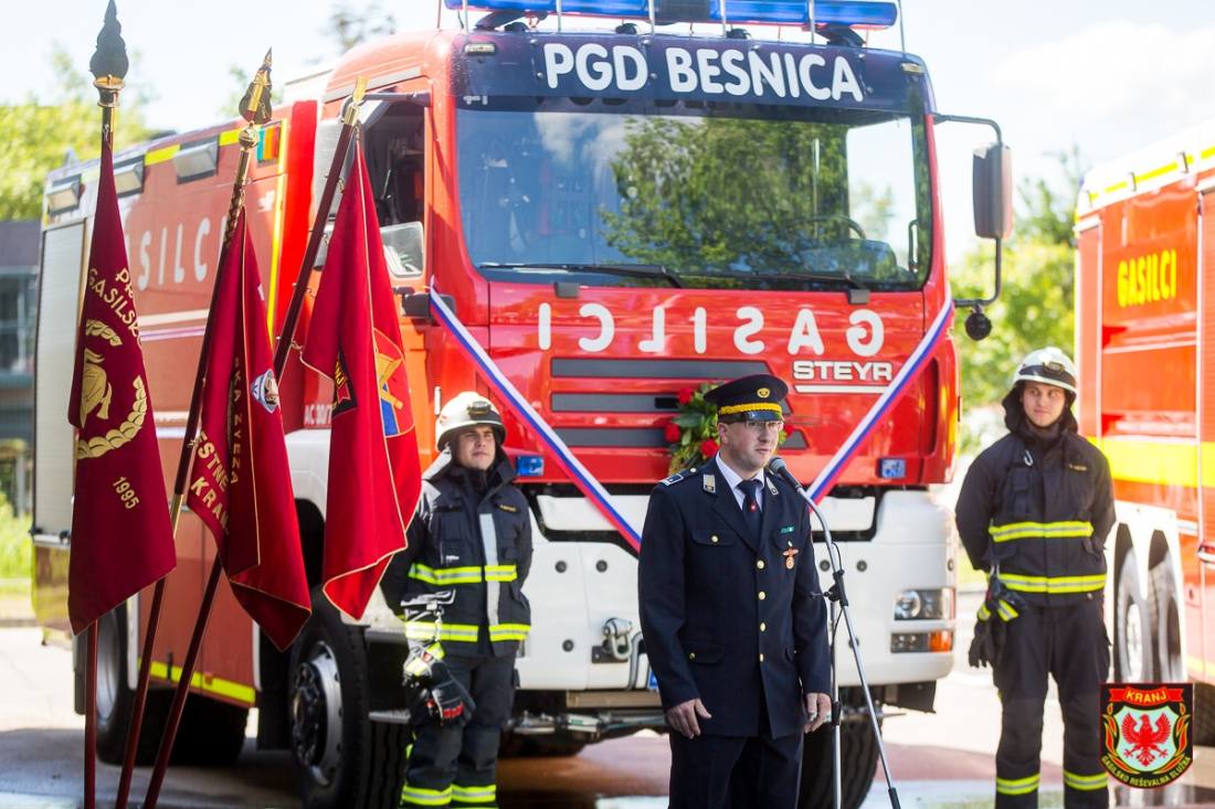 Nova cisterna AC 45/120 (27/33)