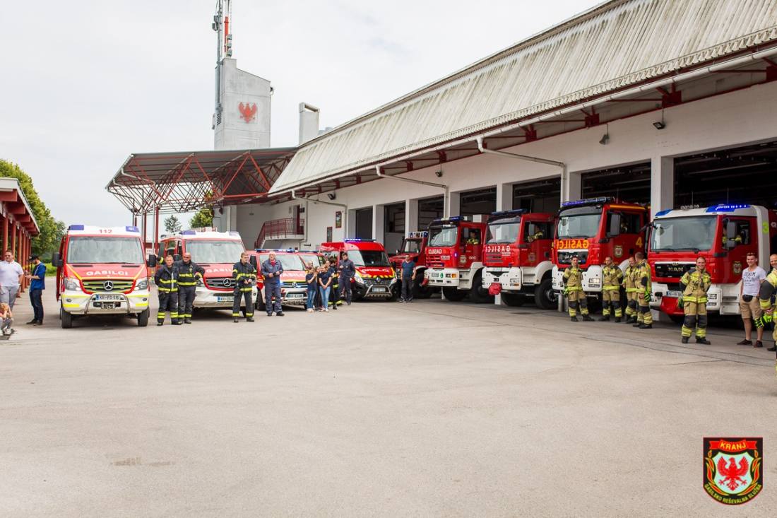 Kranjski gasilci donirali denar za akcijo Deželak junak (1/9)