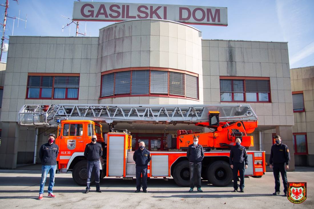 Staro avtolestev donirali v občino Kočani