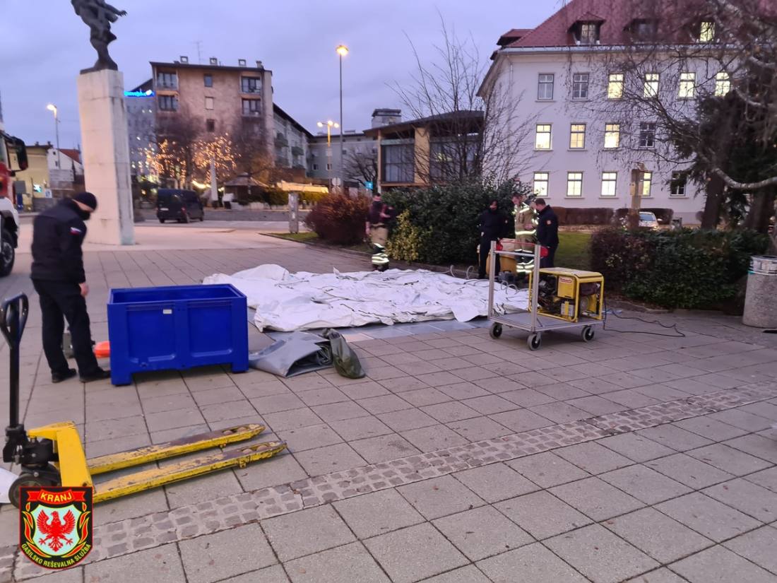 Postavili točko za množično testiranje v Kranju (2/3)
