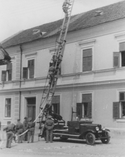 Vaja z lestvijo na sedežu Gasilnega doma Kranj
